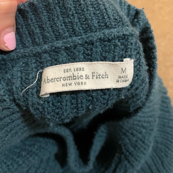 Ambercombie & Fitch Sweater - Picture 4 of 4